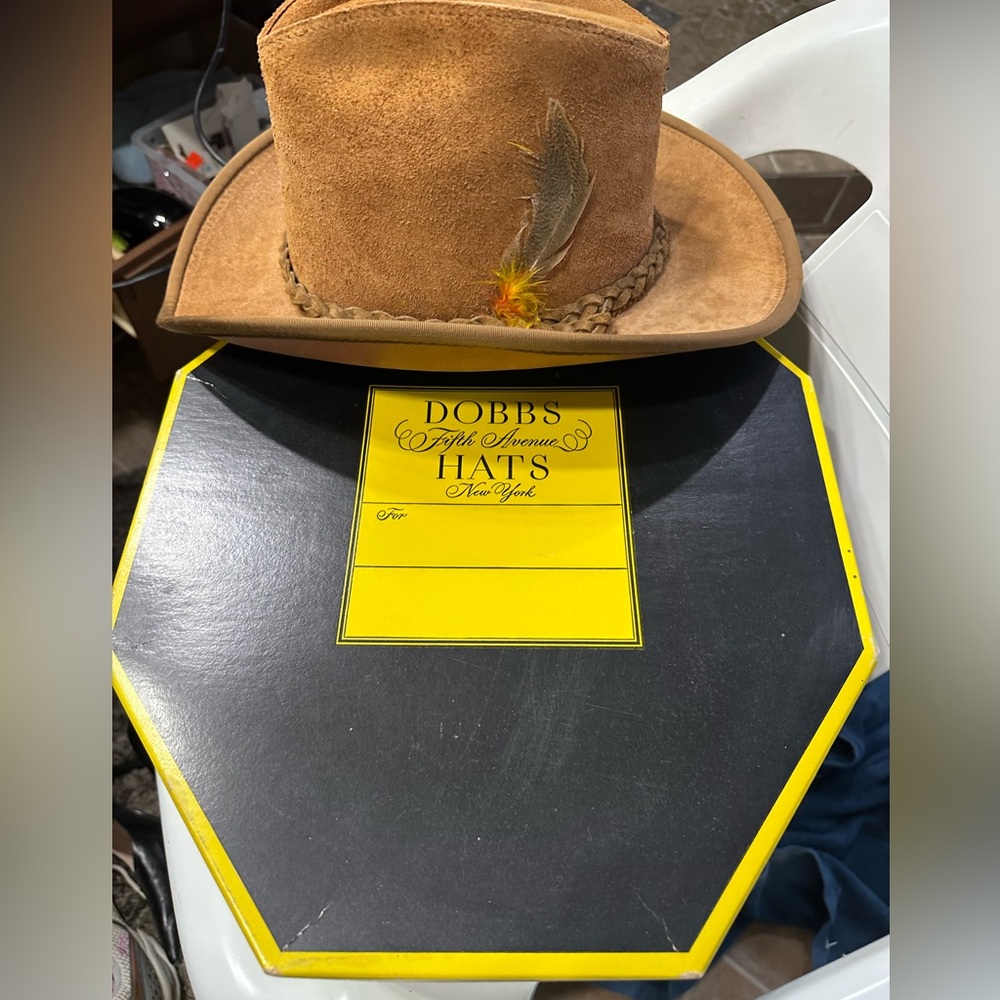 Vintage Dobbs suede hat size L